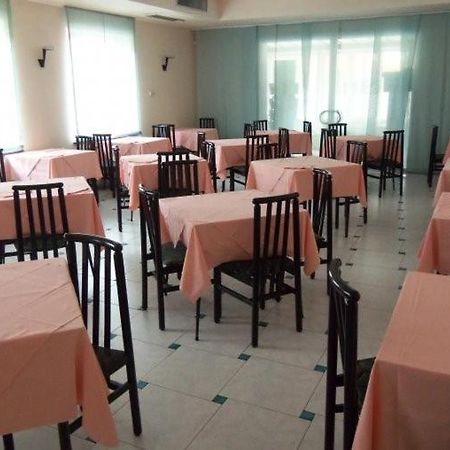 Hotel Silvia Viserbella di Rimini Zewnętrze zdjęcie